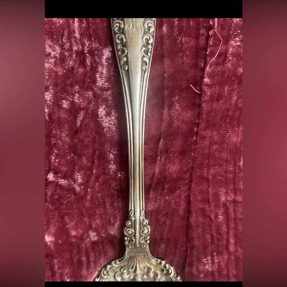Vintage 1947 Rogers Bros XS Triple Ornate Fork #7915 - Picture 5 of 12